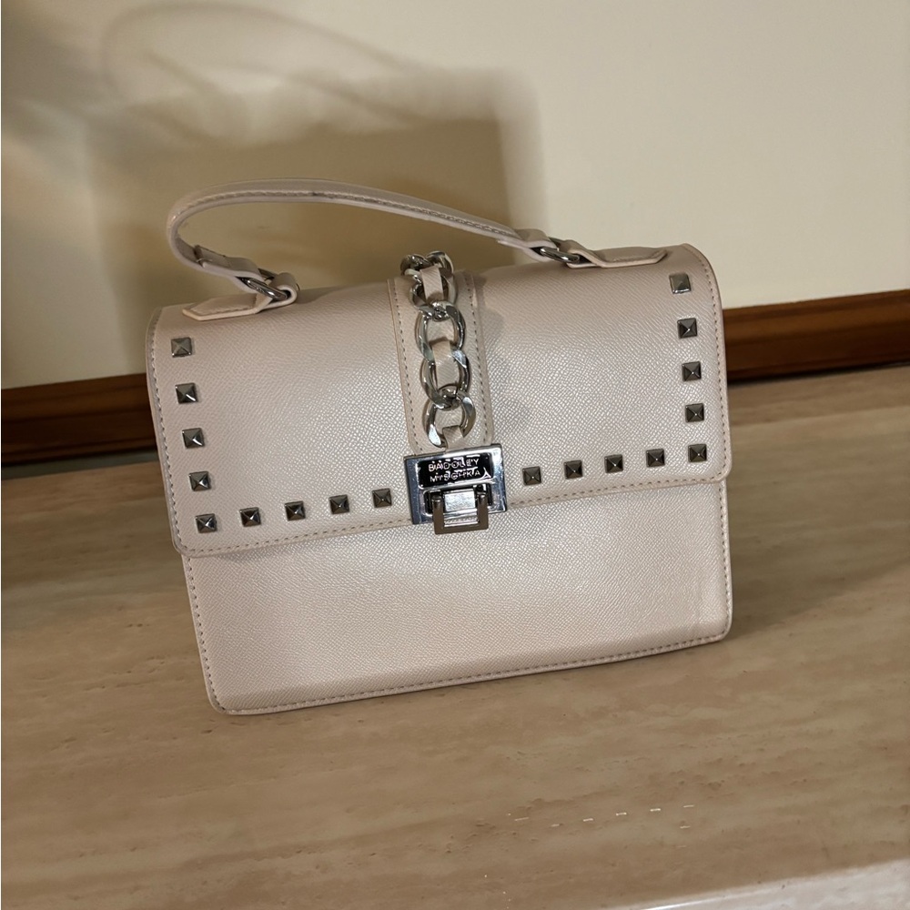 Badgley Mischka Elegant Cream Handbag with Silver Accents